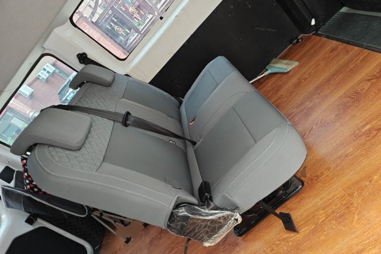 Used Farizon Super VAN 2025 Zhifu Edition, Action-Pak 51kWh Left Rear Seat