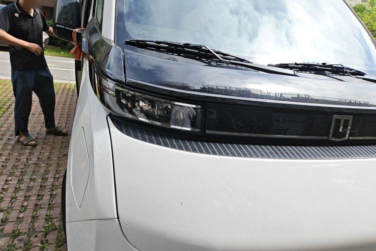 Used Farizon Super VAN 2025 Model, Chuangfu Edition, Mid-axle Medium-roof, Zhixin 68 kWh Right Front Headlight