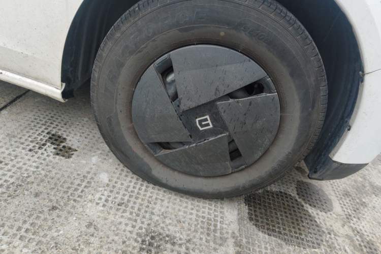 Used Farizon Super VAN 2025 Model, Zhifu Edition, Mid-axle Medium-roof, 68 kWh, CATL Right Front Wheel Hub