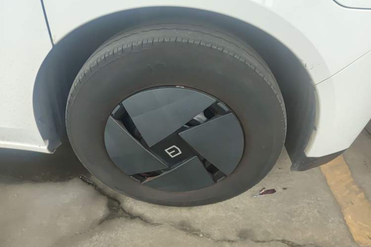 Used Farizon Super VAN 2025 Model, Zhifu Edition, Mid-axle Medium-roof, 83 kWh Right Front Wheel Hub