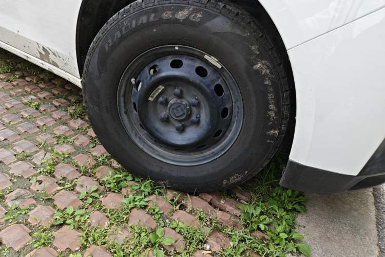 Used Farizon Super VAN 2025 Model, Chuangfu Edition, Mid-axle Medium-roof, Zhixin 68 kWh Right Front Wheel Hub