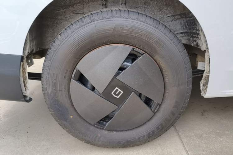 Used Farizon Super VAN 2025 Model, Zhifu Edition, Mid-axle High-roof, 83 kWh Right Rear Wheel Hub
