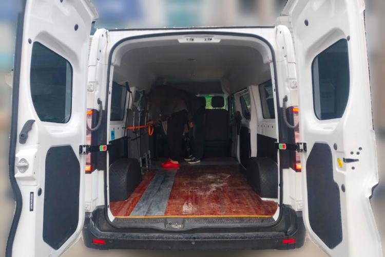 Used Farizon Super VAN 2025 Model, Zhifu Edition, Mid-axle Medium-roof, 68 kWh, CATL Trunk