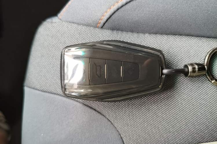 Used Farizon Super VAN 2025 Model, Zhifu Edition, Mid-axle High-roof, 83 kWh Vehicle Key
