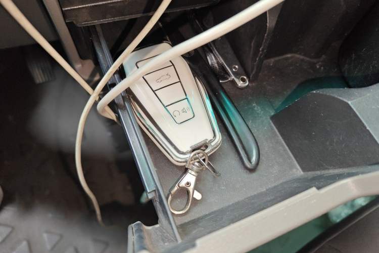 Used Farizon Super VAN 2025 Zhifu Edition, Action-Pak 51kWh Vehicle Key
