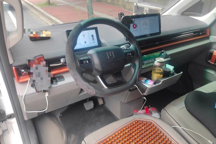 Used Farizon Super VAN 2026 Model, Yu Cheng Edition, Medium Wheelbase, High Roof, 83 kWh Center Console