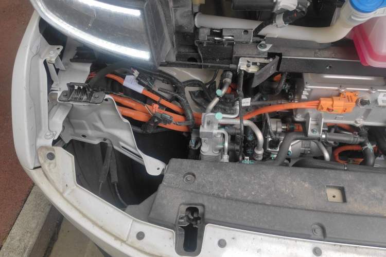 Used Farizon Super VAN 2026 Model, Yu Cheng Edition, Medium Wheelbase, High Roof, 83 kWh Engine Bay Right