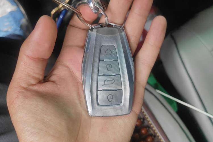 Used Farizon Super VAN 2026 Model, Yu Cheng Edition, Medium Wheelbase, High Roof, 83 kWh Vehicle Key
