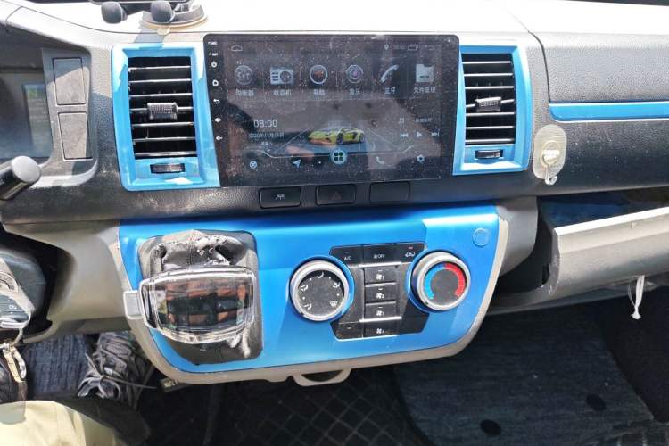 Used Farizon Xingxiang E6 2020 Van with High Roof 1365kg Payload Capacity Equipped with CATL's High-Energy Battery Audio And AC Panel