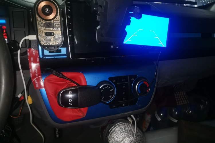 Used Farizon Xingxiang E6 2020 Van Model Low Roof 1365kg Payload Capacity Equipped with High-Capacity CATL Battery Audio And AC Panel