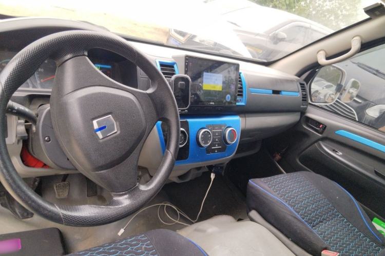 Used Farizon Xingxiang E6 2020 Van with High Roof 1365kg Payload Capacity Equipped with CATL's High-Energy Battery Center Console