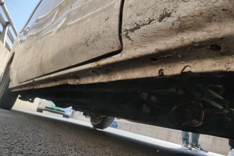 Used Farizon Xingxiang E6 2020 Van with High Roof 1365kg Payload Capacity Equipped with CATL's High-Energy Battery Chassis Front Right