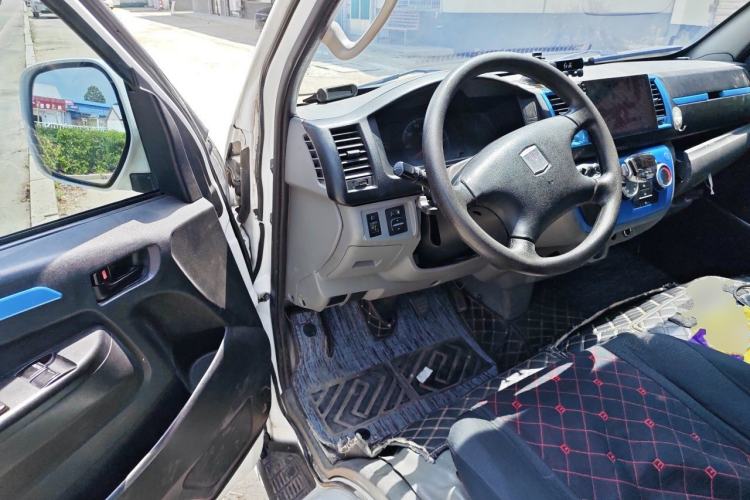 Used Farizon Xingxiang E6 2020 Van with High Roof 1365kg Payload Capacity Equipped with CATL's High-Energy Battery Driver Seat