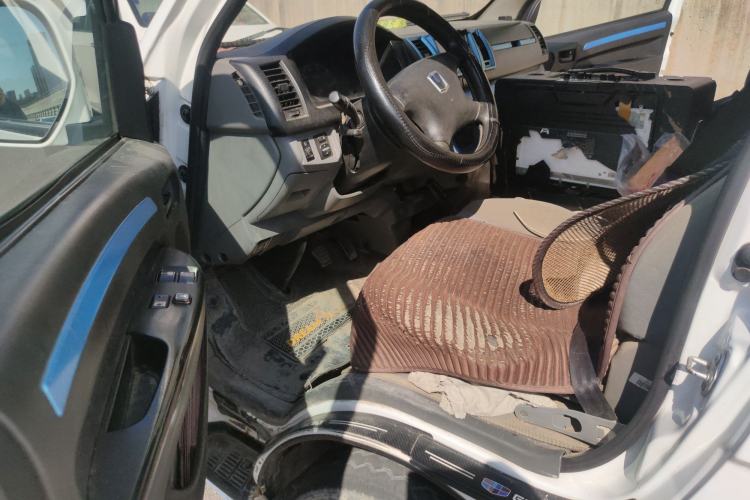 Used Farizon Xingxiang E6 2020 Van with High Roof 1365kg Payload Capacity Equipped with CATL's High-Energy Battery Driver Seat