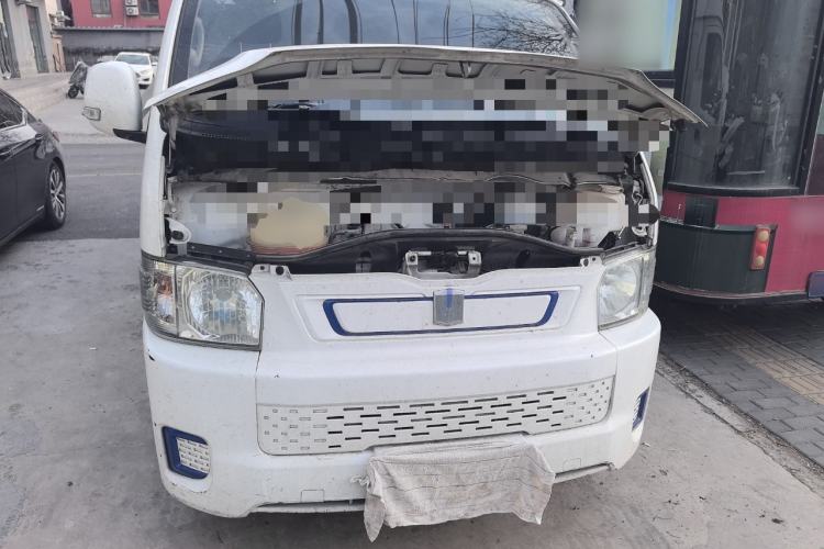 Used Farizon Xingxiang E6 2020 Van with High Roof 1365kg Payload Capacity Equipped with CATL's High-Energy Battery Engine Bay
