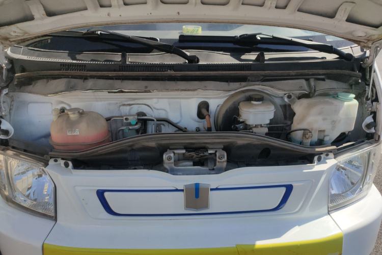 Used Farizon Xingxiang E6 2020 Van with High Roof 1365kg Payload Capacity Equipped with CATL's High-Energy Battery Engine Bay