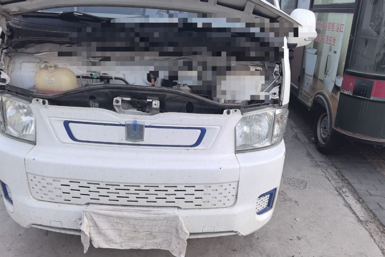 Used Farizon Xingxiang E6 2020 Van with High Roof 1365kg Payload Capacity Equipped with CATL's High-Energy Battery Engine Bay Left