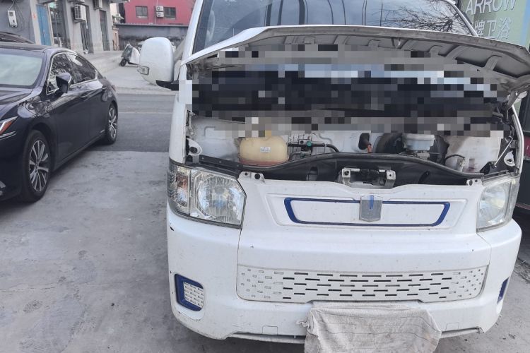 Used Farizon Xingxiang E6 2020 Van with High Roof 1365kg Payload Capacity Equipped with CATL's High-Energy Battery Engine Bay Right