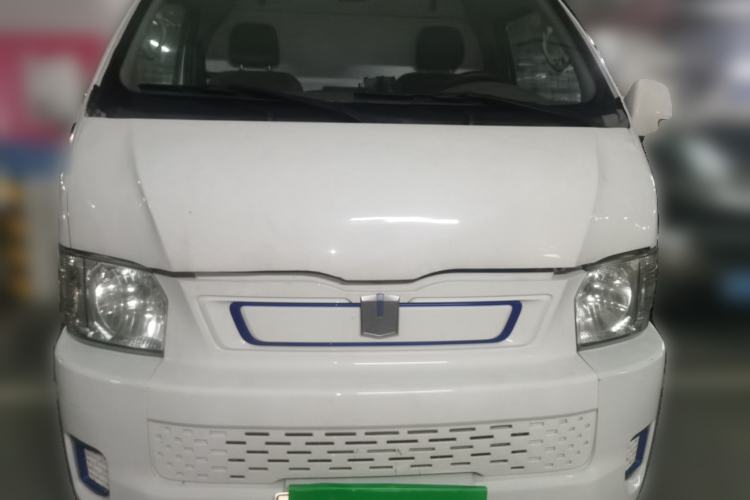 Used Farizon Xingxiang E6 2020 Van Model Low Roof 1365kg Payload Capacity Equipped with High-Capacity CATL Battery Front