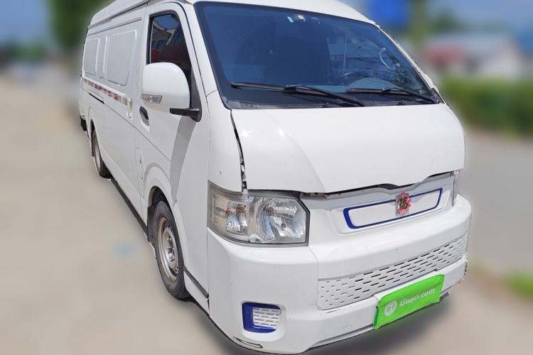 Used Farizon Xingxiang E6 2020 Van with High Roof 1365kg Payload Capacity Equipped with CATL's High-Energy Battery Front Right 45 Deg