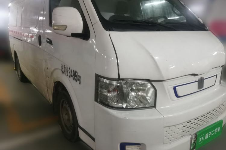 Used Farizon Xingxiang E6 2020 Van Model Low Roof 1365kg Payload Capacity Equipped with High-Capacity CATL Battery Front Right 45 Deg