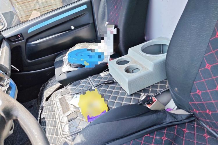 Used Farizon Xingxiang E6 2020 Van with High Roof 1365kg Payload Capacity Equipped with CATL's High-Energy Battery Left Front Seat