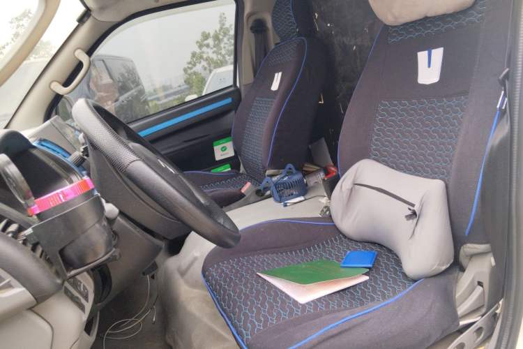 Used Farizon Xingxiang E6 2020 Van with High Roof 1365kg Payload Capacity Equipped with CATL's High-Energy Battery Left Front Seat