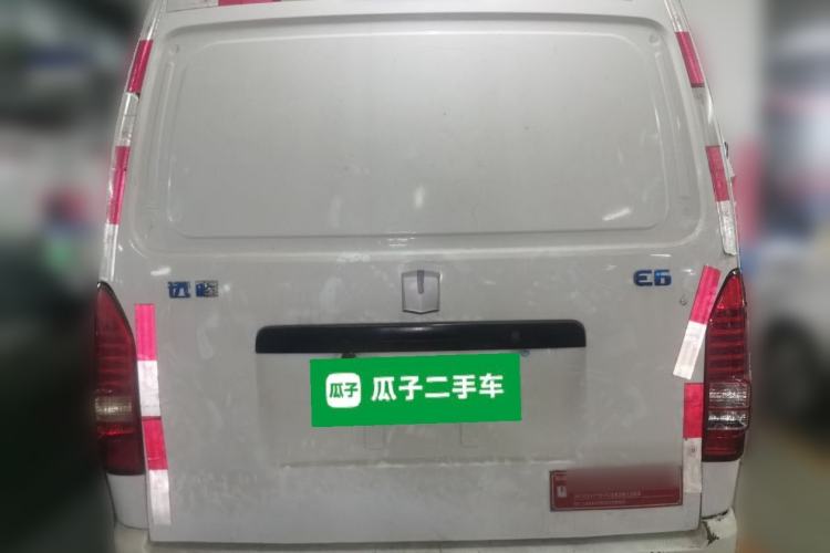 Used Farizon Xingxiang E6 2020 Van Model Low Roof 1365kg Payload Capacity Equipped with High-Capacity CATL Battery Rear