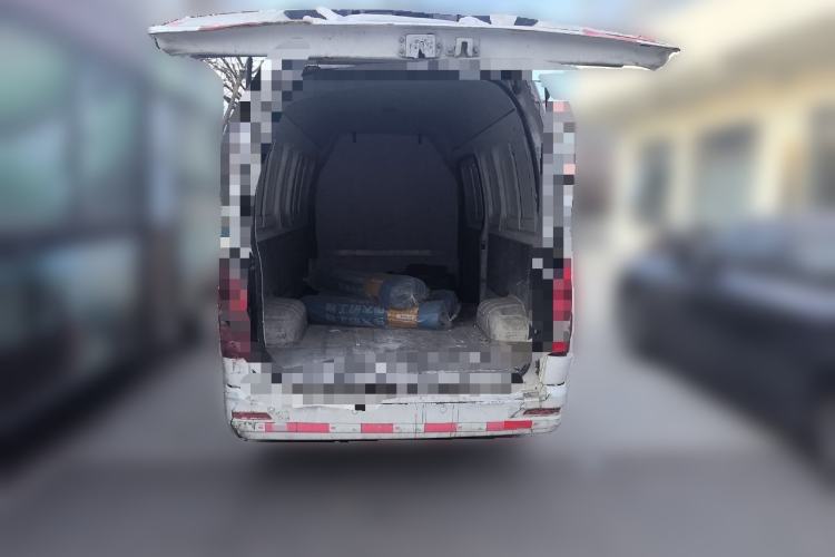 Used Farizon Xingxiang E6 2020 Van with High Roof 1365kg Payload Capacity Equipped with CATL's High-Energy Battery Trunk