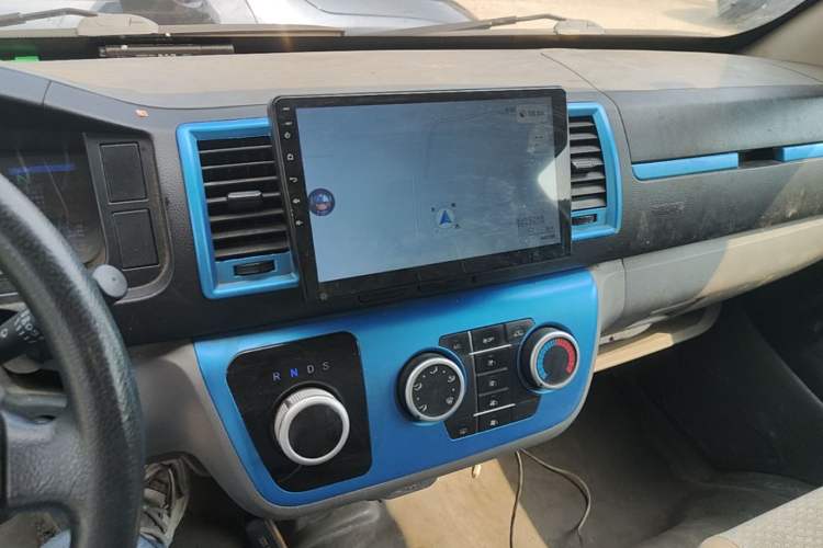 Used Farizon Xingxiang E6 2022 Van with High Roof Equipped with CATL 50.23 kWh Battery Audio And AC Panel