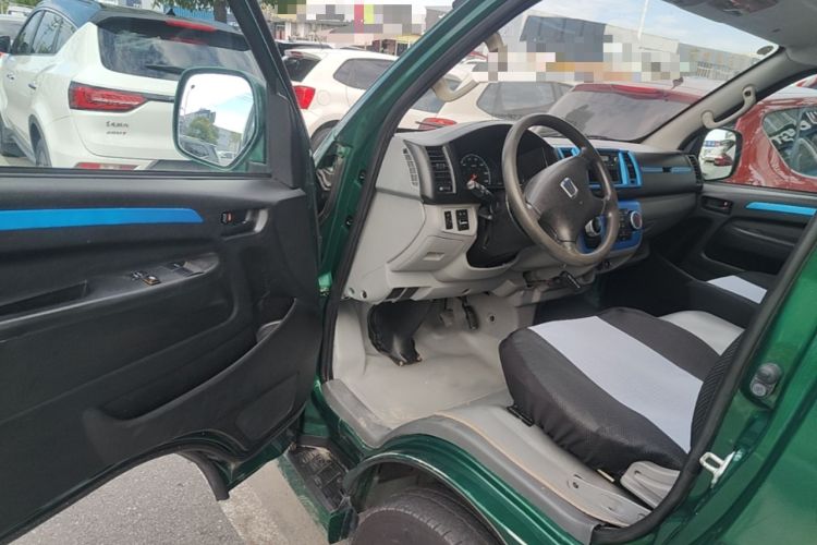 Used Farizon Xingxiang E6 2022 Van with High Roof Equipped with CATL 50.23 kWh Battery Driver Seat