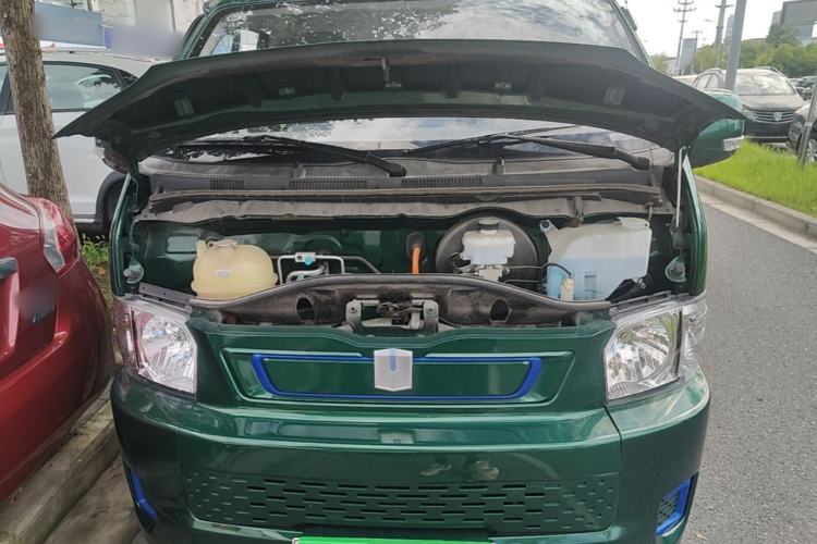 Used Farizon Xingxiang E6 2022 Van with High Roof Equipped with CATL 50.23 kWh Battery Engine Bay