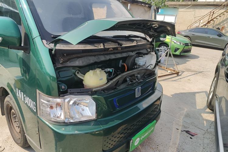 Used Farizon Xingxiang E6 2022 Van with High Roof Equipped with CATL 50.23 kWh Battery Engine Bay