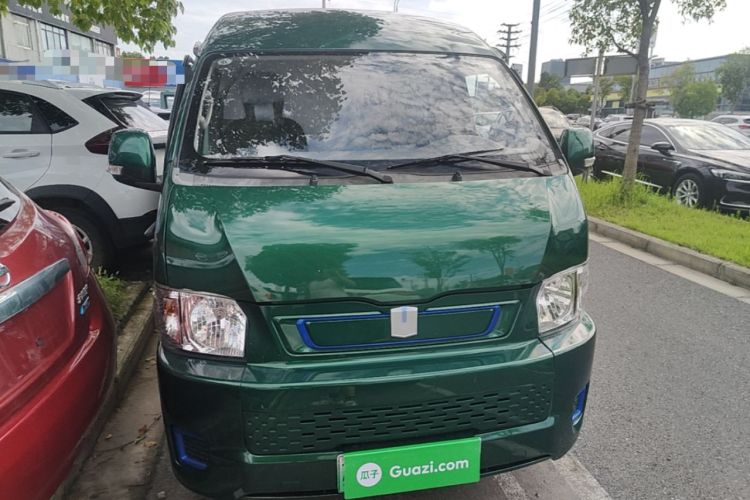 Used Farizon Xingxiang E6 2022 Van with High Roof Equipped with CATL 50.23 kWh Battery Front
