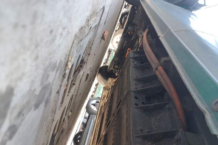 Used Farizon Xingxiang E6 2022 Van with High Roof Equipped with CATL 50.23 kWh Battery Left Side Sill