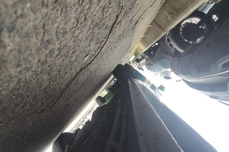 Used Farizon Xingxiang E6 2022 Van with High Roof Equipped with CATL 50.23 kWh Battery Right Side Sill