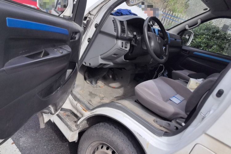 Used Farizon Xingxiang E6 2022 Van-Type Transport Vehicle Low Roof CATL 50.23 kWh Driver Seat