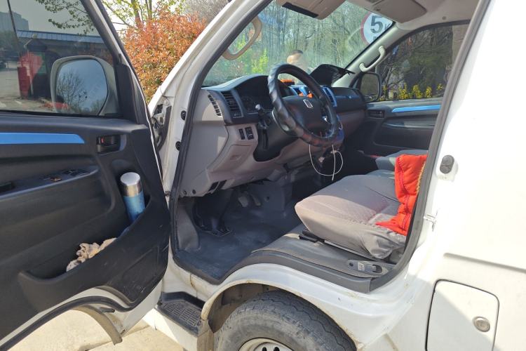 Used Farizon Xingxiang E6 2022 Van with High Roof Equipped with CATL 50.23 kWh Battery Driver Seat