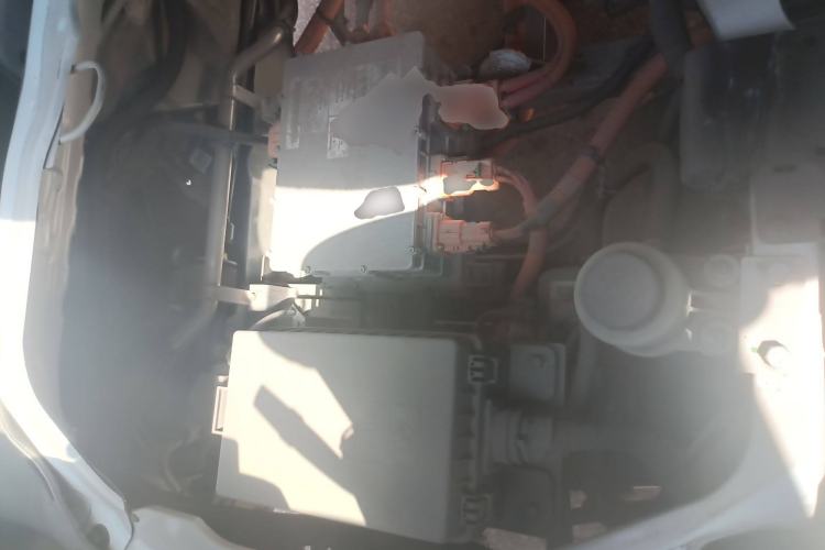 Used Farizon Xingxiang E6 2022 Van with High Roof Equipped with CATL 50.23 kWh Battery Engine Bay