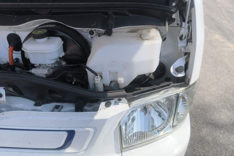 Used Farizon Xingxiang E6 2022 Van with High Roof Equipped with CATL 50.23 kWh Battery Engine Bay Left