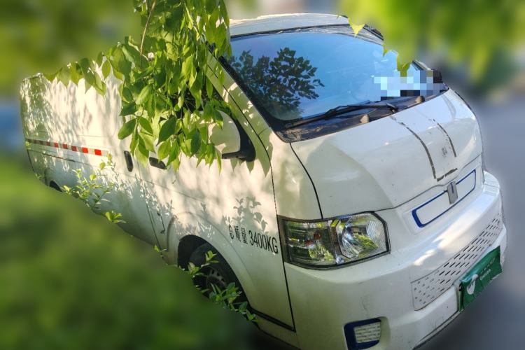 Used Farizon Xingxiang E6 2022 Van-Type Transport Vehicle Low Roof CATL 50.23 kWh Front Right 45 Deg