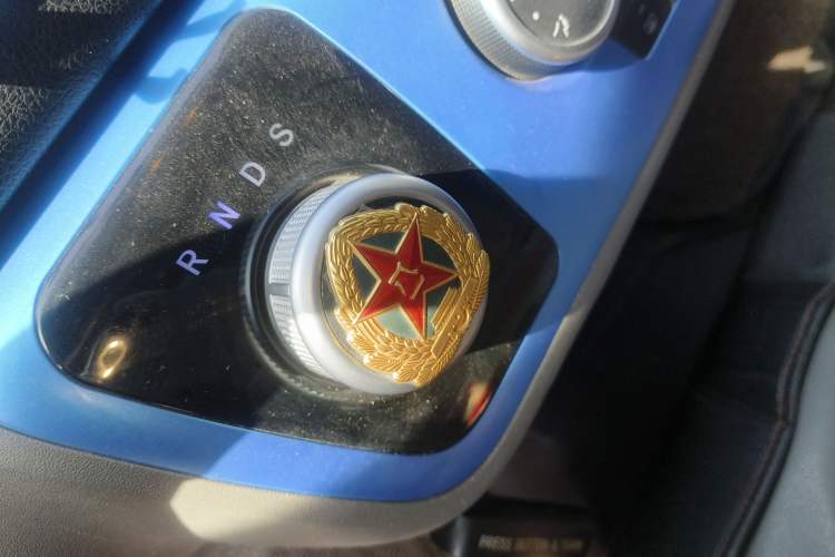 Used Farizon Xingxiang E6 2022 Van with High Roof Equipped with CATL 50.23 kWh Battery Gear Lever