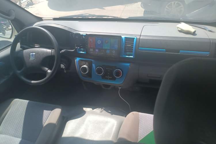 Used Farizon Xingxiang E6 2022 Van with High Roof Equipped with CATL 50.23 kWh Battery Interior 2