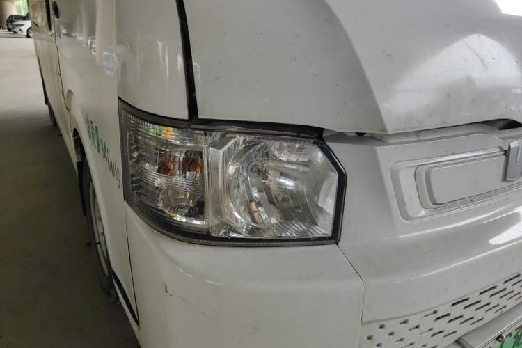 Used Farizon Xingxiang E6 2022 Van-Type Transport Vehicle Low Roof CATL 50.23 kWh Right Front Headlight