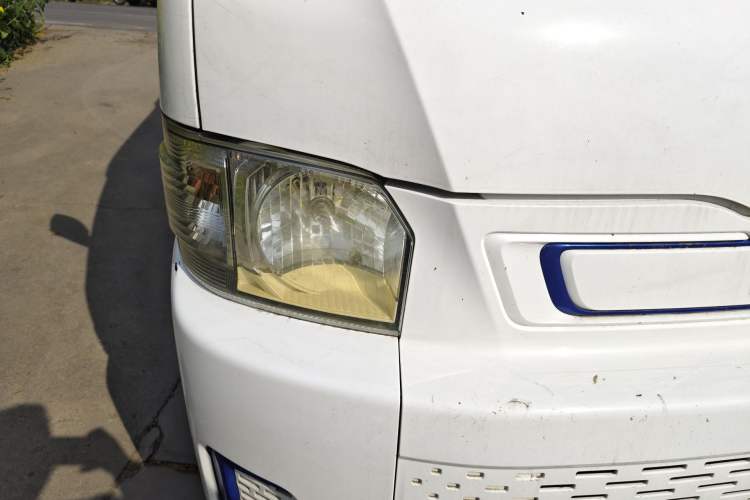Used Farizon Xingxiang E6 2022 Van with High Roof Equipped with CATL 50.23 kWh Battery Right Front Headlight