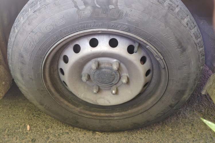 Used Farizon Xingxiang E6 2022 Van-Type Transport Vehicle Low Roof CATL 50.23 kWh Right Front Wheel Hub