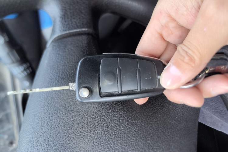 Used Farizon Xingxiang E6 2022 Van-Type Transport Vehicle Low Roof CATL 50.23 kWh Vehicle Key