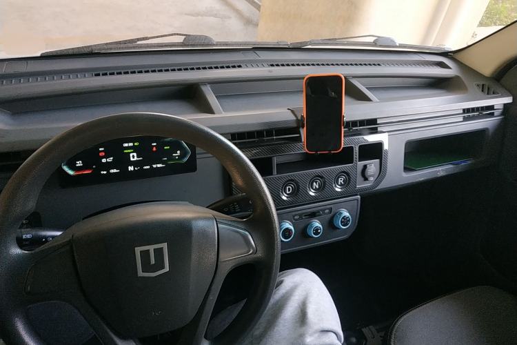 Used Farizon Xingxiang F1E 2023 Flatbed Truck Remote Smart Chip 46.08 kWh Center Console