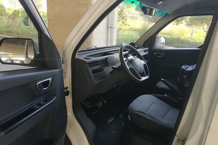 Used Farizon Xingxiang F1E 2023 Flatbed Truck Remote Smart Chip 46.08 kWh Driver Seat