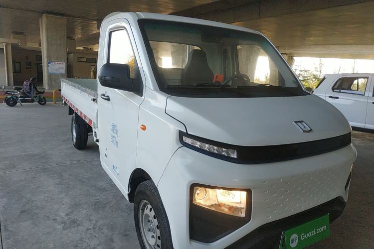 Used Farizon Xingxiang F1E 2023 Flatbed Truck Remote Smart Chip 46.08 kWh Front Right 45 Deg